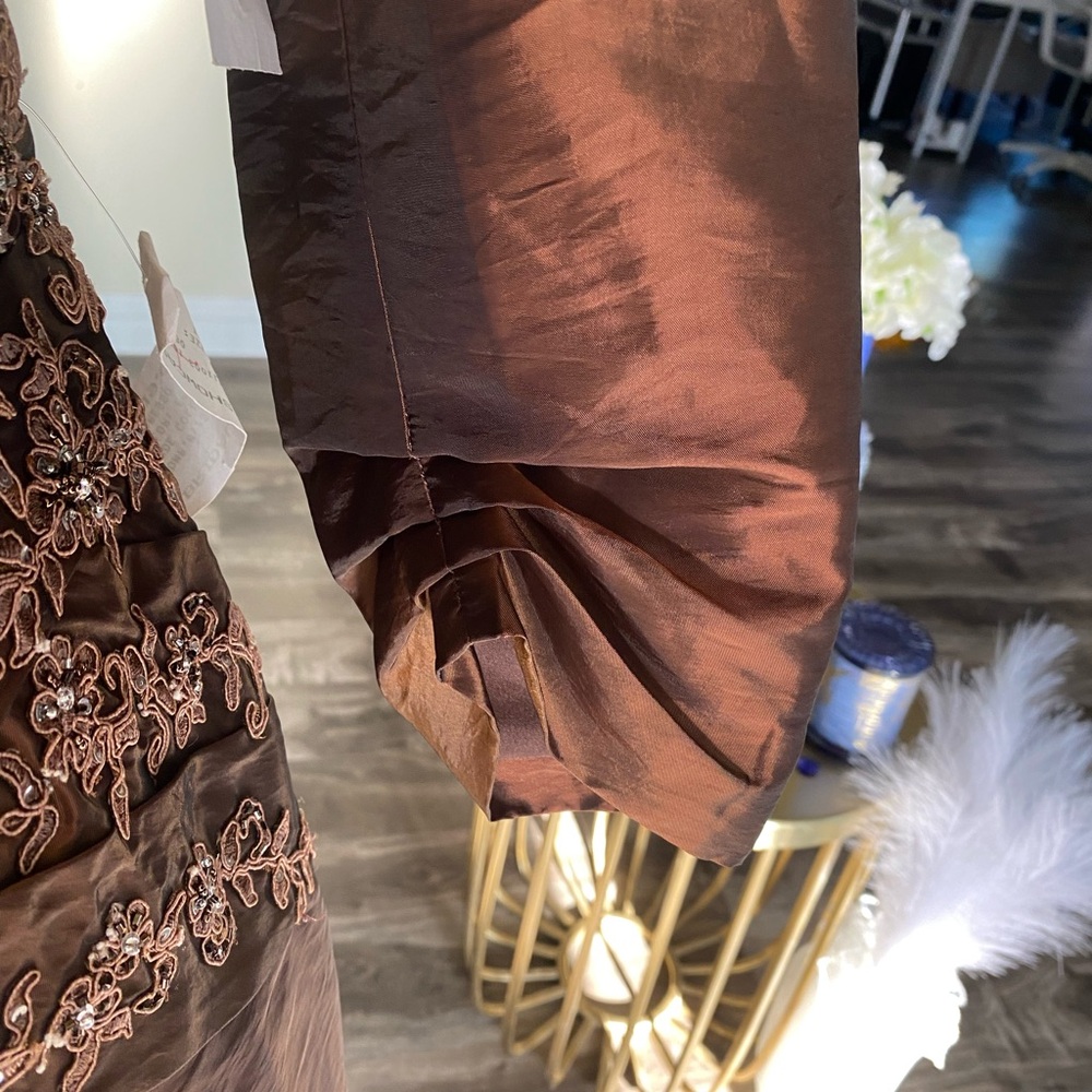 Dress - Picture 10 of 10